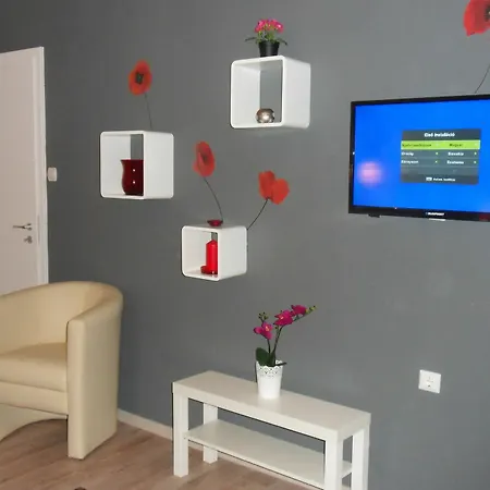 Apartment 4u *